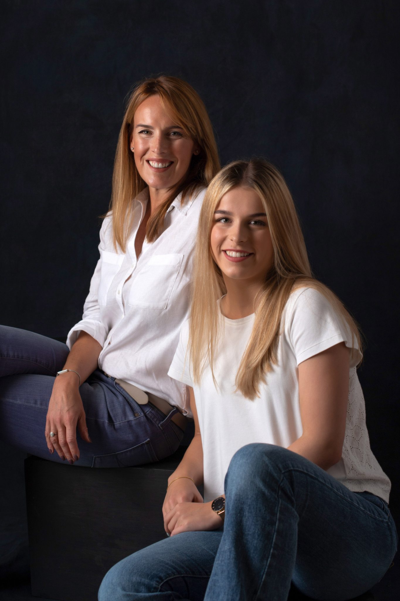 Lynsey and Grace Elliott 33 1365x2048