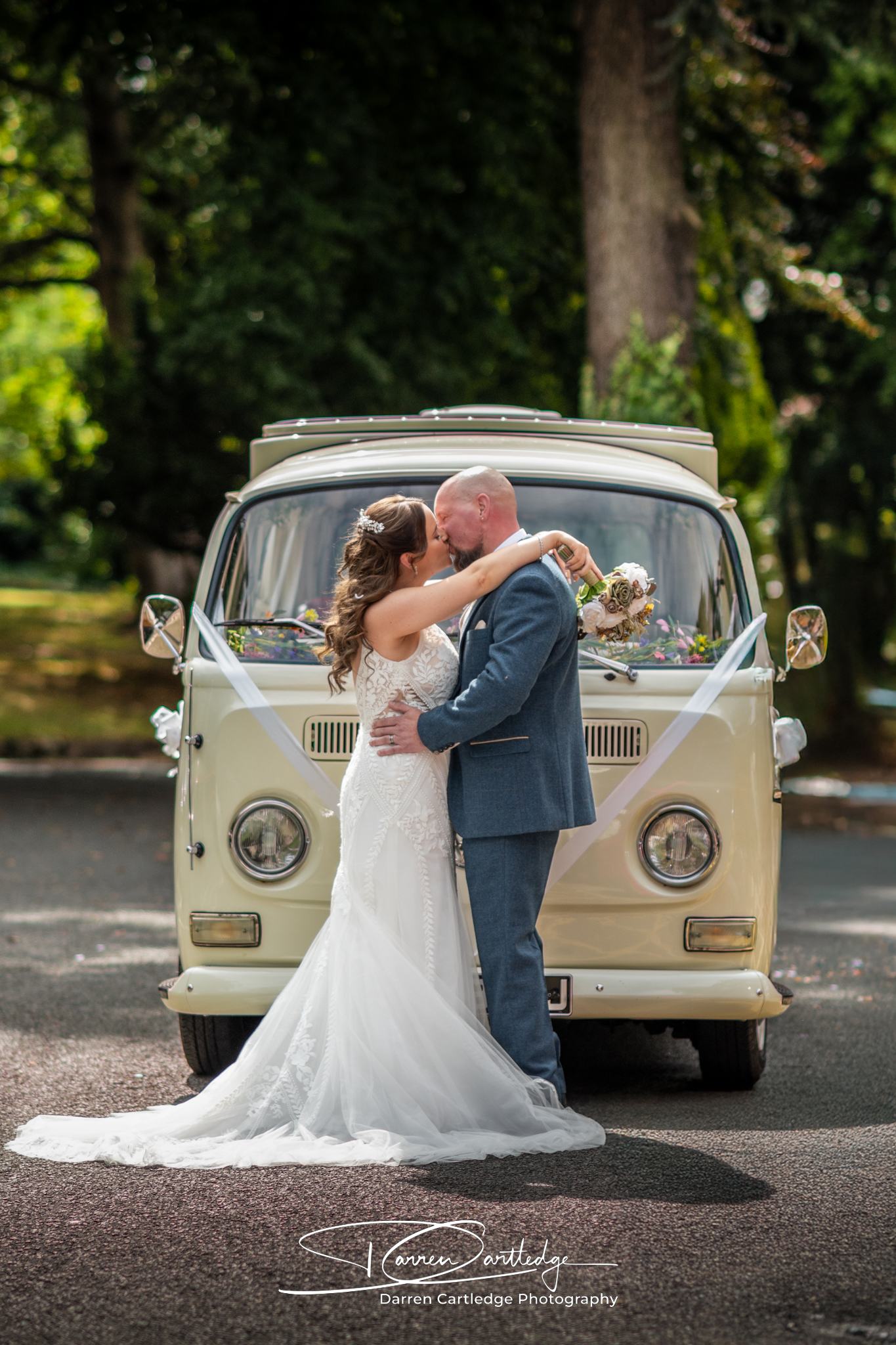 couple kiss vw camper yorkshire wedding